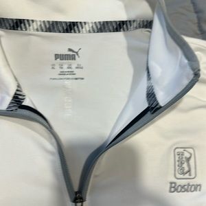 Puma Golf Men’s XL 1/4 zip, white and silver. TPC Boston embroidery